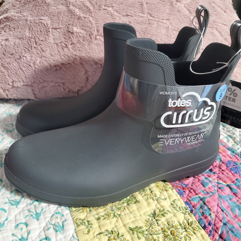 Totes Women's Cirrus Ankle Rain Boots